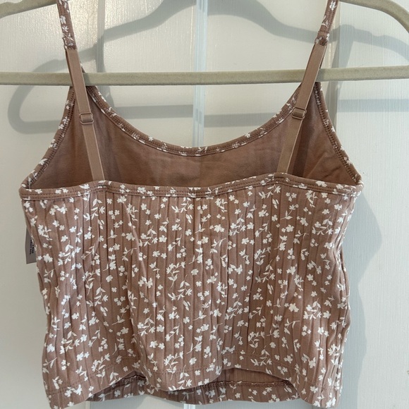 NWT floral cropped tank - Picture 2 of 5